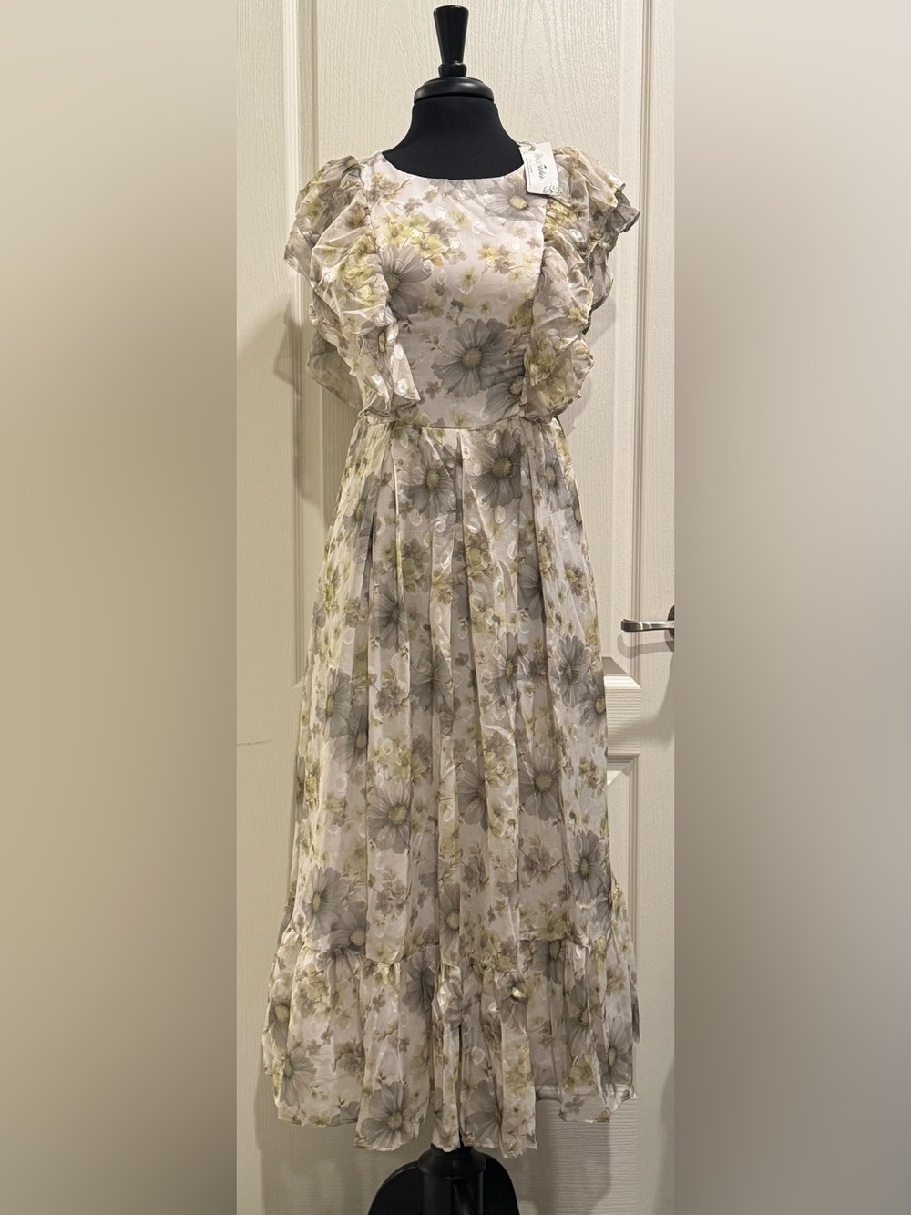 Women’s Floral Pleated Chiffon Dress in Light Gray and Sage